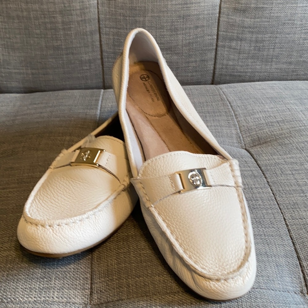 Giani Bernini Cream Loafers with Silver Accent